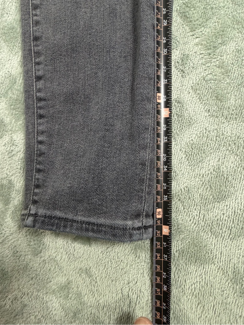 Lucky Brand Women’s Skinny Jeans in Washed Black with Knee Rips - Picture 15 of 16